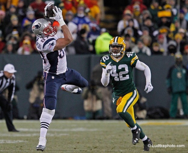 Patriots Packers Football