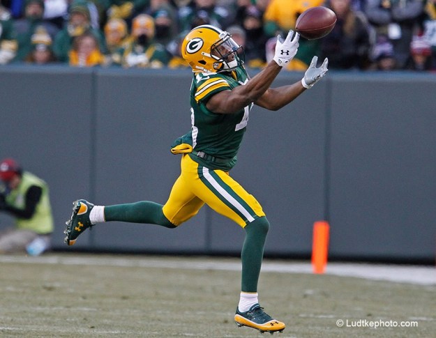 Patriots Packers Football